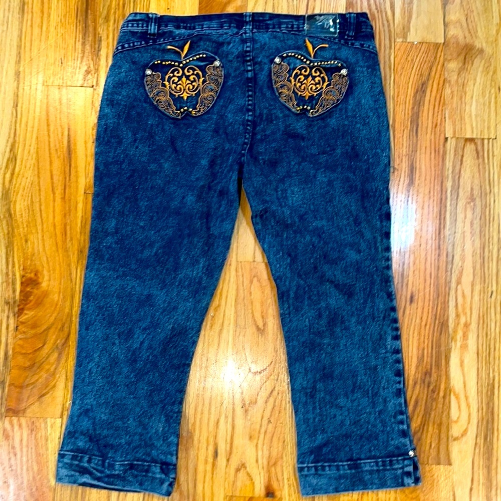 Y2K Apple Bottoms Denim Stretch Capri Jeans with apple logo pocket 11/12